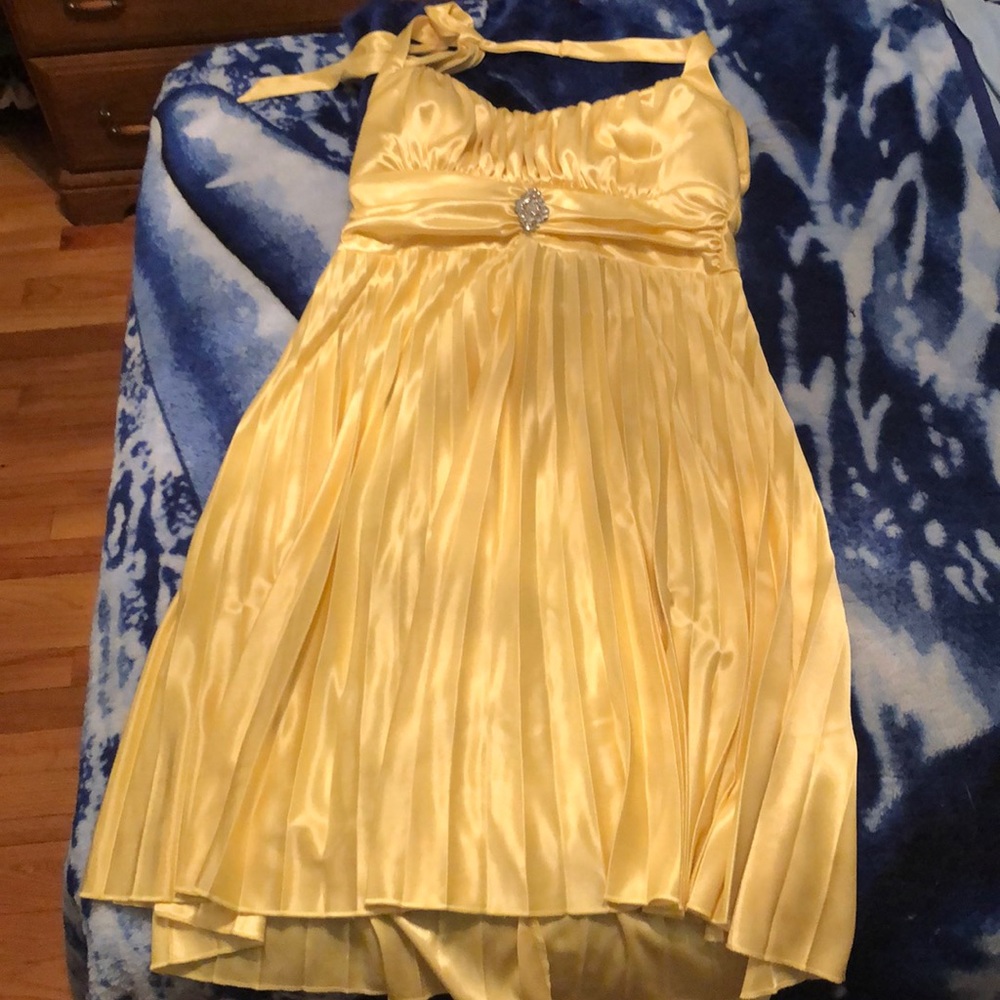 Yellow hoco dress
